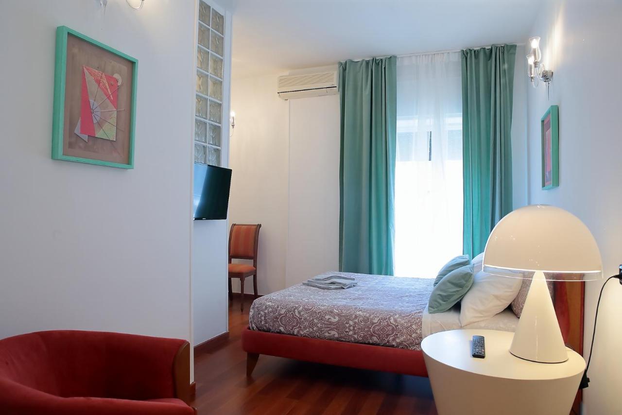 Hotel L.T. Savoia Palace & Cavour C.L. à Bari Extérieur photo