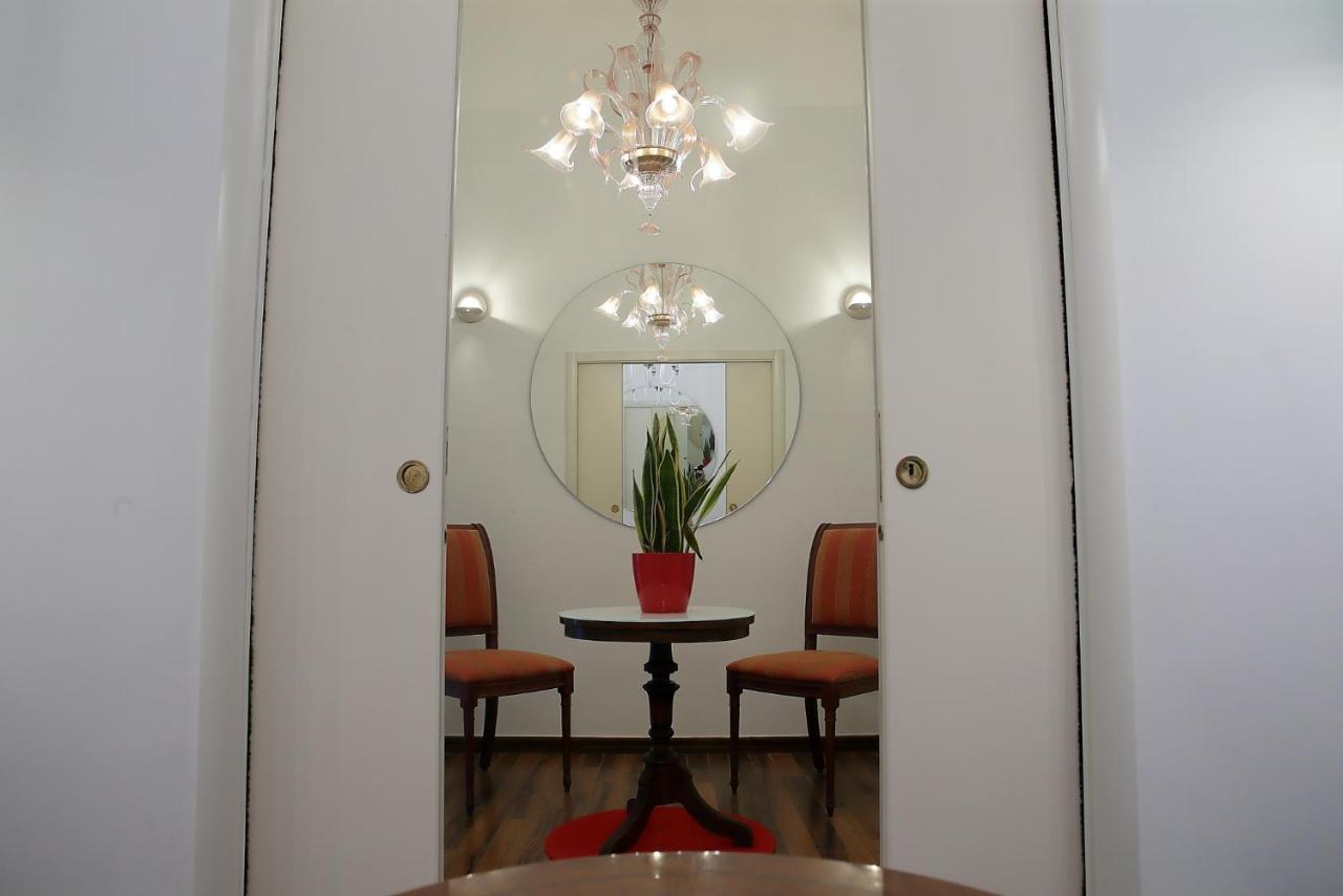 Hotel L.T. Savoia Palace & Cavour C.L. à Bari Extérieur photo