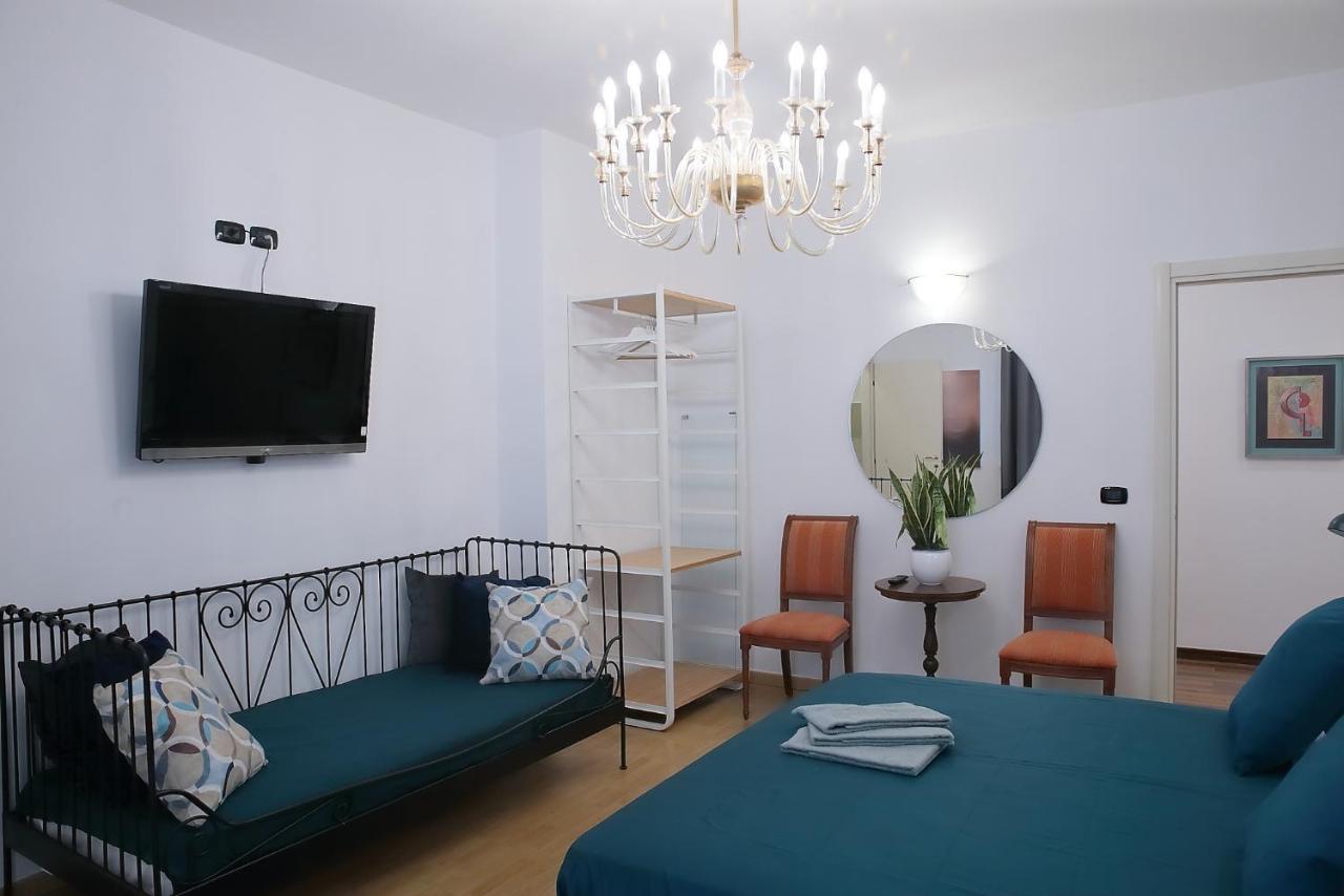 Hotel L.T. Savoia Palace & Cavour C.L. à Bari Extérieur photo